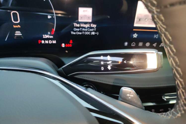 Used Cadillac CT6 2023 28T Luxury Version Gear Lever