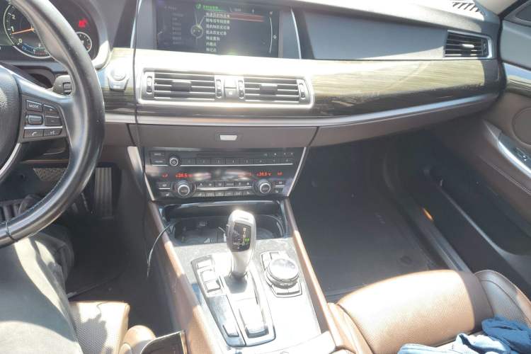 Used BMW 5 Series GT 2014 528i Luxury Edition
