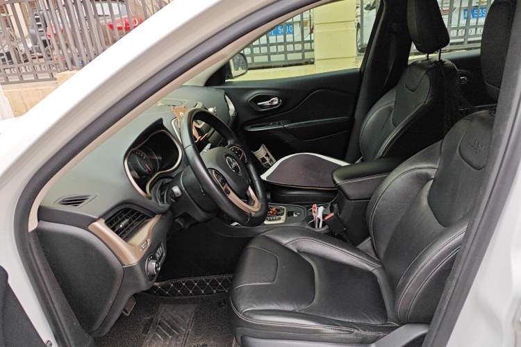 Used Jeep Cherokee 2017 2.4L Leading Edition