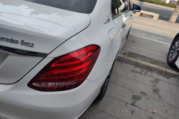 Used Mercedes-Benz C-Class 2016 C 200 L
