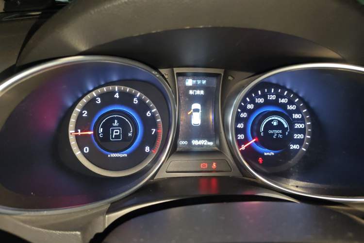 Used Hyundai Santa Fe 2013 2.4L Automatic Two-Wheel Drive Smart Version
