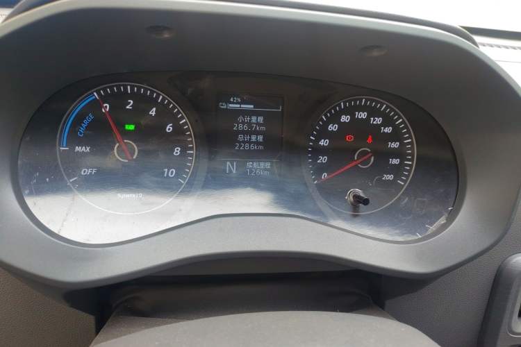 Used Wuling Yangguang 2024 300KM Comfort Version Passenger Van 75kW Instrument Cluster