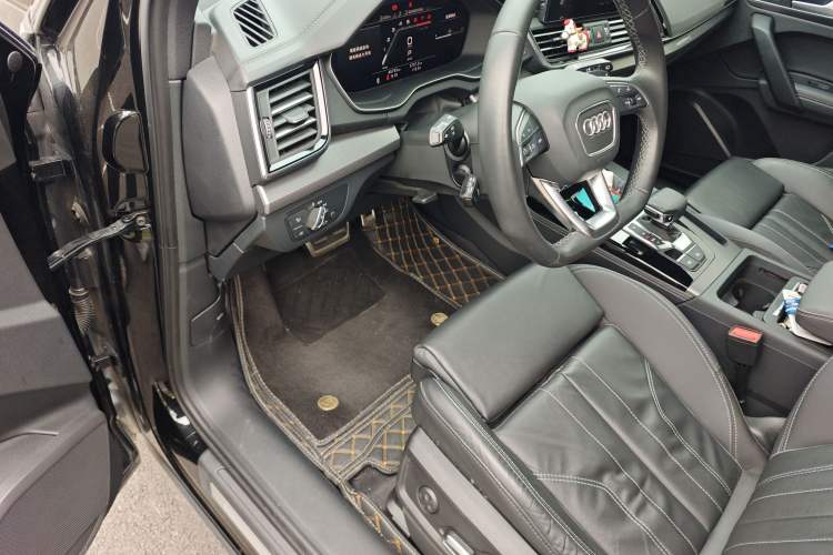 Used Audi Q5L 2024 40 TFSI Luxury Dynamic Edition Interior 3