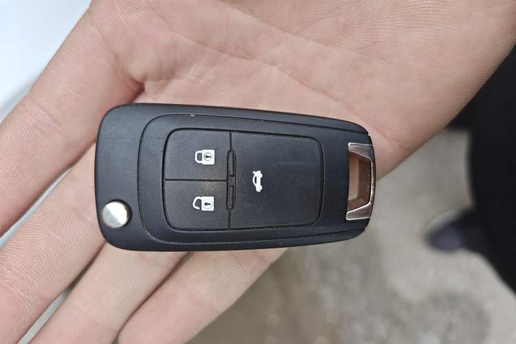 Used Chevrolet Monza 2019 RS 330T Automatic Comfort Edition China VI Standard Vehicle Key