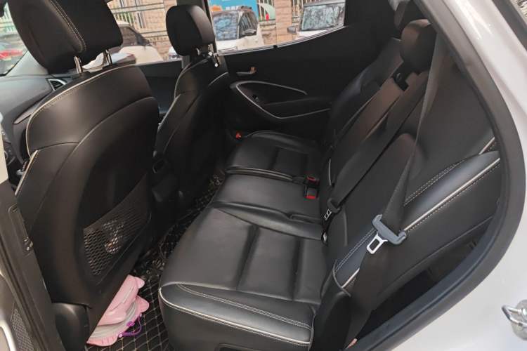 Used Hyundai Santa Fe 2017 2.0T Automatic All-Wheel Drive Smart 7-Seater