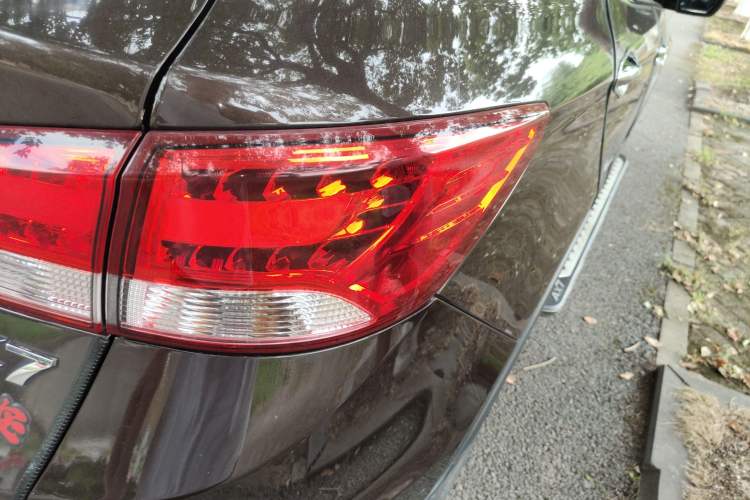 Used Dongfeng Aeolus AX7 2017 2.0L Automatic Zhiyu Trim
