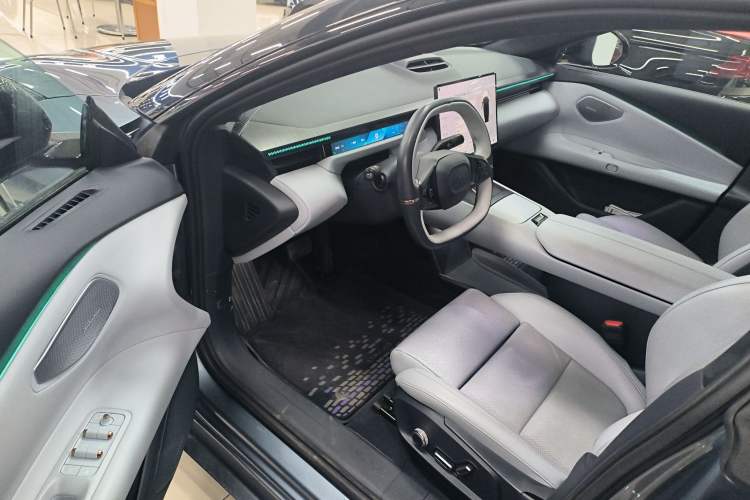 Used Lynk & Co Z10 2025 95 kWh 702 km All-Wheel Drive Intelligent Driving Ultra