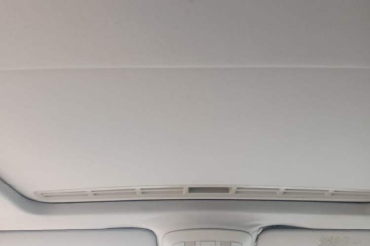 Used Mercedes-Benz M-Class 2010 ML 300 4MATIC Headliner