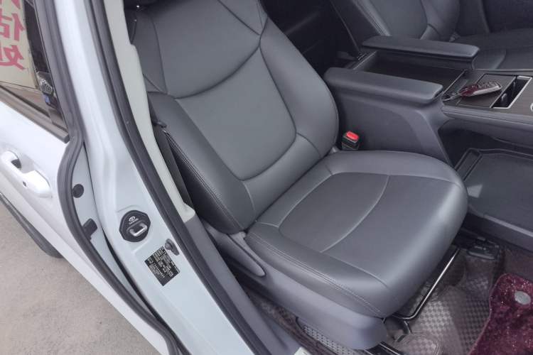 Used Toyota SIENNA 2023 2.5L Hybrid Comfort Edition Right Front Seat