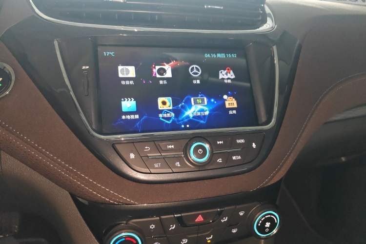 Used Chevrolet Malibu 2018 530T Automatic Luxury Edition Audio And AC Panel