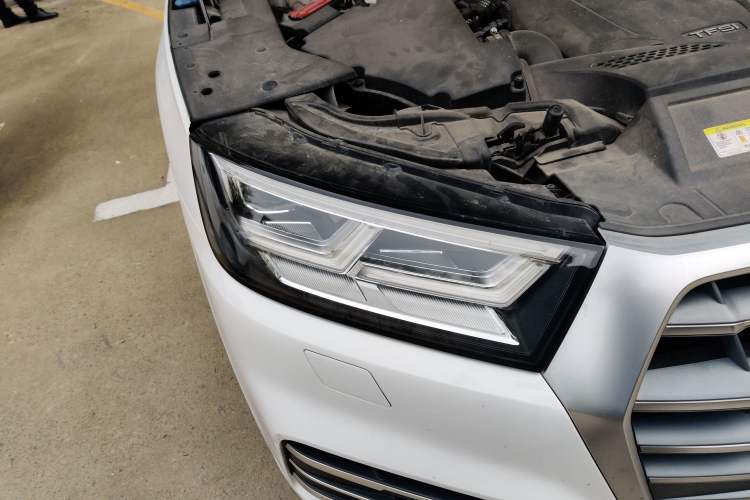 Used Audi Q5L 2018 40 TFSI Prestige Fashion Edition China V Right Front Headlight