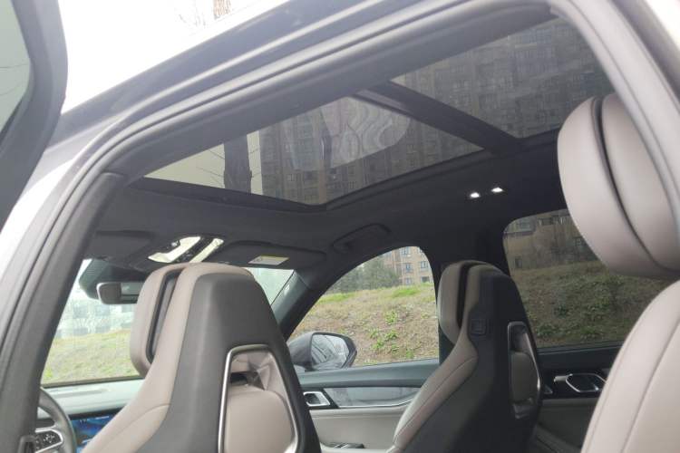 Used Lynk & Co 09 EM-P 2023 2.0TD EM-P Long-Range Version PM 7-Seater
