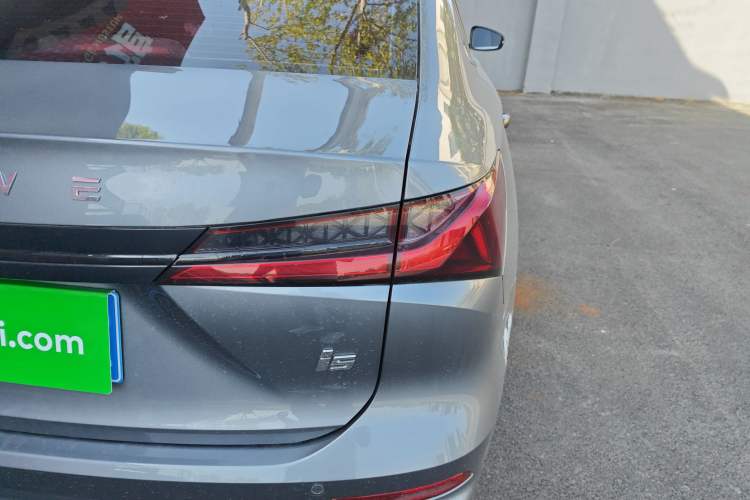 Used Roewe i5 2023 1.5L CVT Luxury Edition Right Rear Taillight