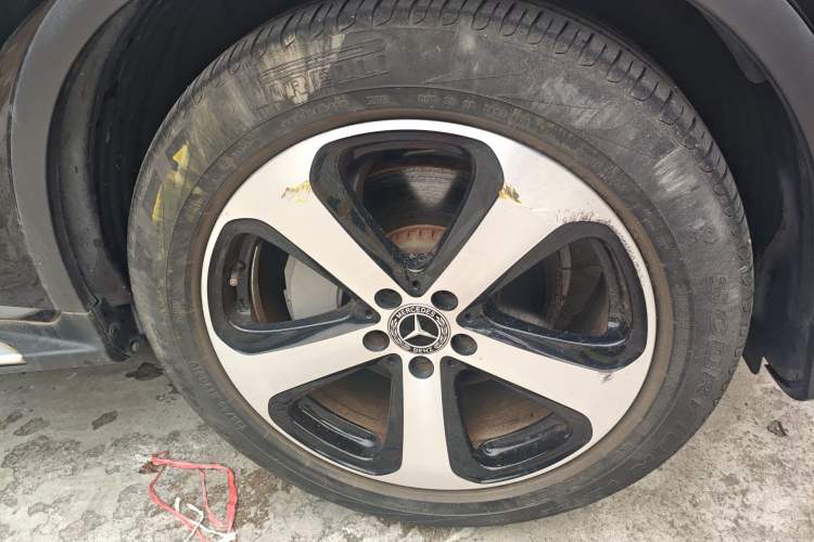 Used Mercedes-Benz GLC 2018 Facelift GLC 260 4MATIC Luxury Edition
