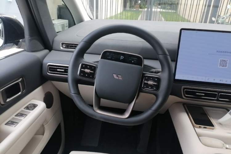 Used Li Auto MEGA 2025 Home Family Special Edition
