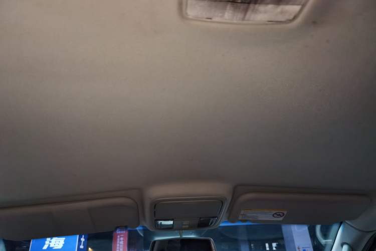 Used JMC Yusheng S350 2013 2.4T Automatic 2WD Diesel Luxury 7-Seater Headliner