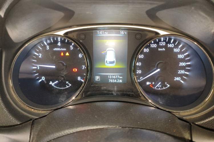 Used Nissan X-Trail 2014 2.0L CVT Comfort Edition 2WD Odometer Close Up