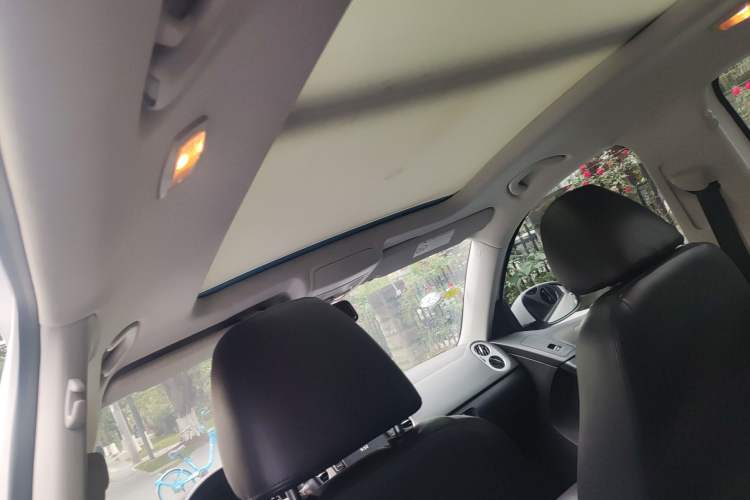 Used Volkswagen Tiguan 2015 1.8TSI Automatic All-Wheel-Drive Luxury Model Headliner