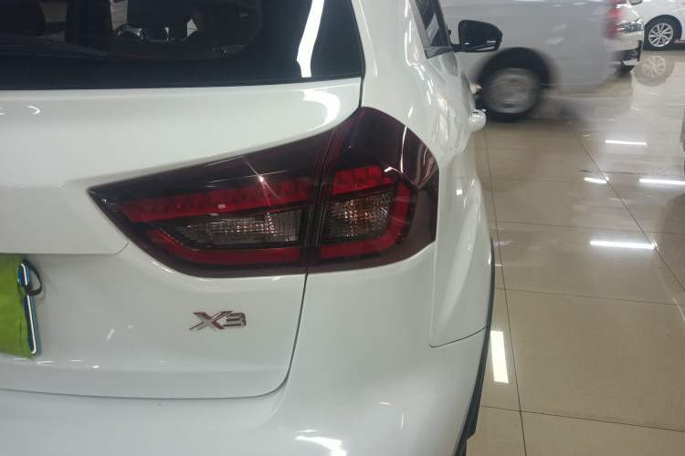 Used Geely Auto Vision X3 2021 PRO 1.5L CVT Deluxe Model Right Rear Taillight