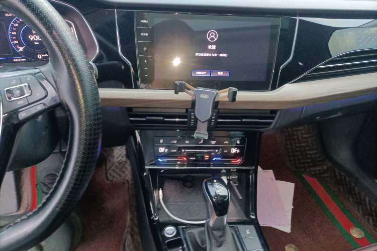 Used Volkswagen Passat 2020 330TSI Luxury Edition China VI
