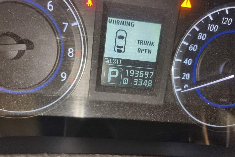 Used Infiniti G Series 2010 G25 Sedan Sport Edition Odometer Close Up