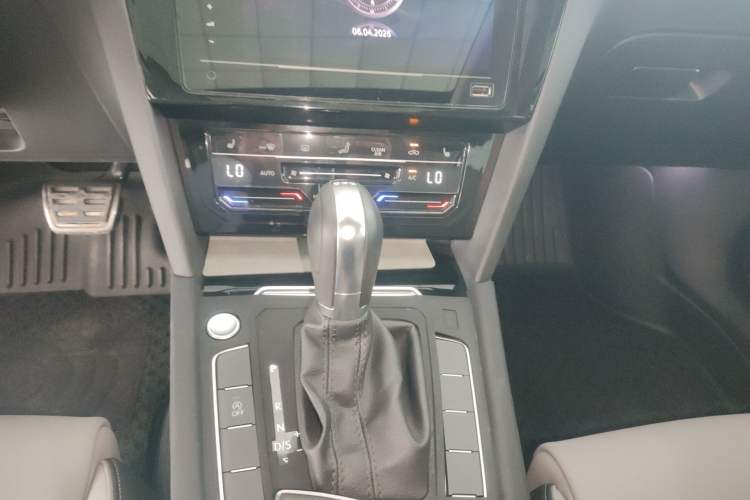 Used Volkswagen Magotan 2023 2 Million Units Limited Edition 330TSI DSG Leading Version Gear Lever