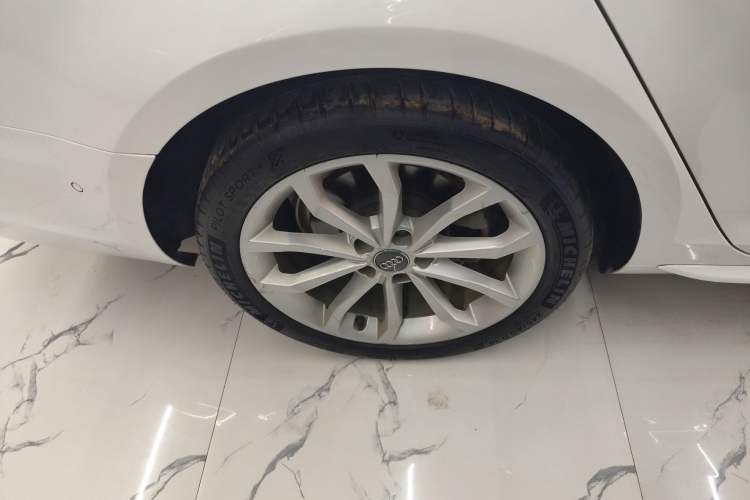 Used Audi A4L 2019 40 TFSI Fashion Edition China VI Emission Standard