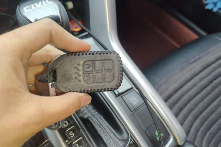 Used Honda Civic 2016 220TURBO CVT Luxury Edition
