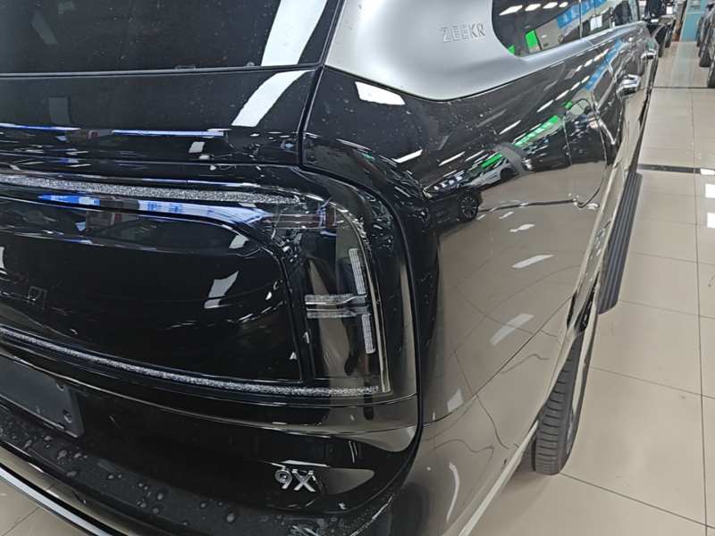 Used Zeekr 9X 2025 Hyper Edition 70kWh — 7