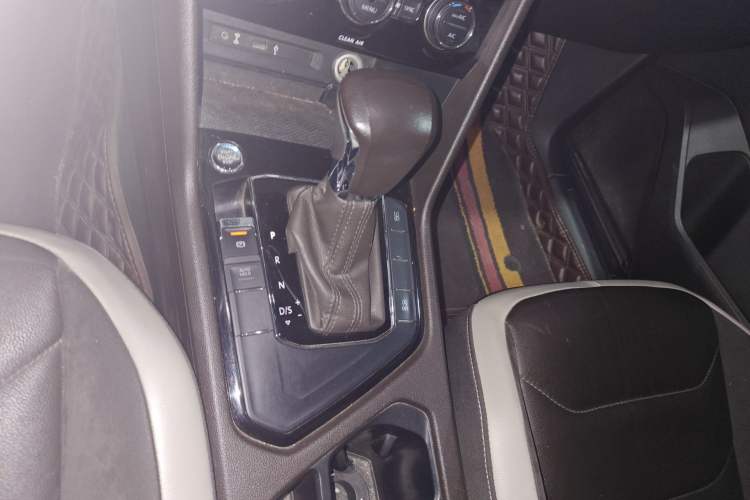 Used Volkswagen Tiguan L 2017 330TSI Automatic Two-Wheel Drive Luxury Edition
