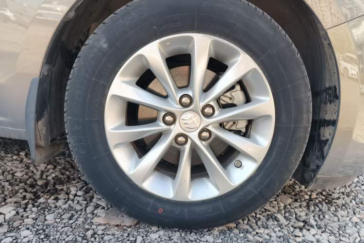 Used Buick GT 2018 15T Dual-Clutch Advanced Model China V Standard Right Front Wheel Hub