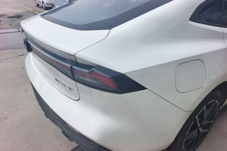 Used Changan UNI-V iDD 2024 Blue Whale Smart Electric iDD 136km Luxury Model