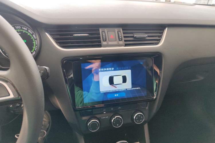 Used Skoda Octavia 2019 TSI230 DSG SmartDrive Comfort Edition China V Standard Audio And AC Panel