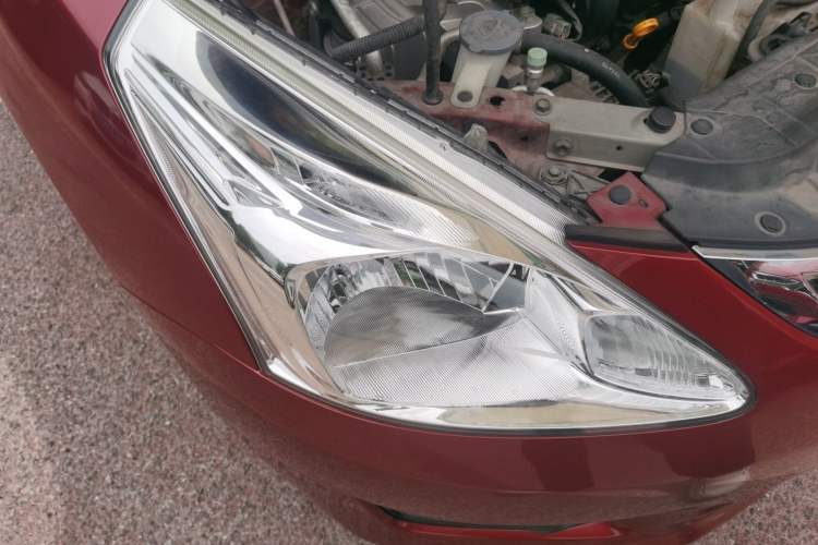 Used Nissan Tiida 2014 1.6L CVT Cool Cafe Edition