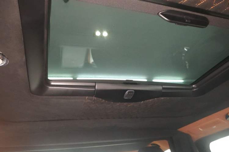 Used Mercedes-Benz V-Class  Headliner