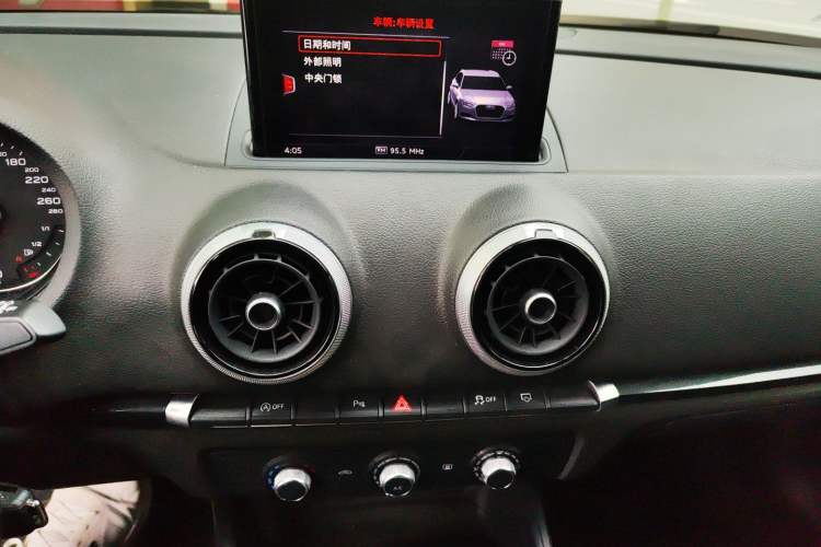 Used Audi A3 2020 Sportback 35 TFSI Fashion Edition China VI Emission Standard Audio And AC Panel