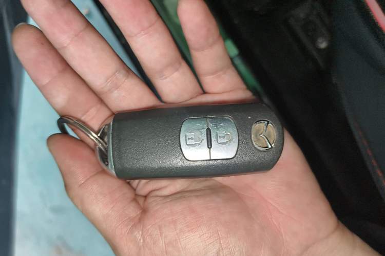 Used Mazda CX-4 2018 2.0L Automatic Two-Wheel Drive Blue Sky Dynamic Version China V Standard Vehicle Key