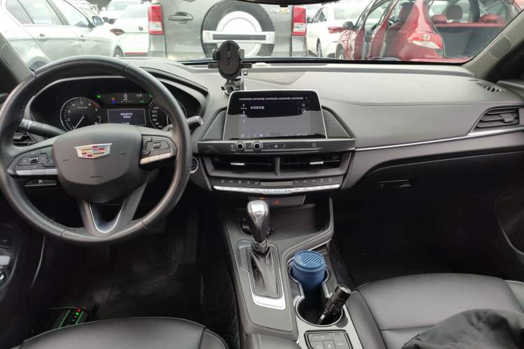 Used Cadillac CT4 2020 28T Fashion Edition Center Console