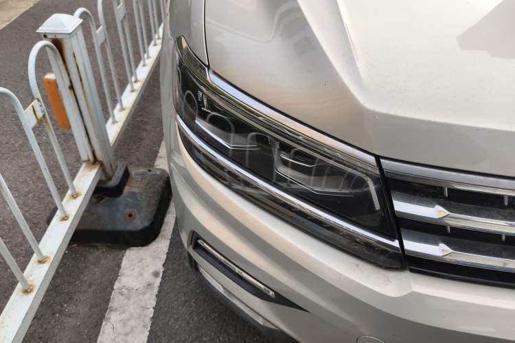 Used Volkswagen Tiguan L 2018 380TSI Automatic All-Wheel Drive Luxury Edition
