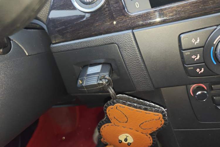 Used BMW 3 Series 2011 330i two-door coupe Vehicle Key