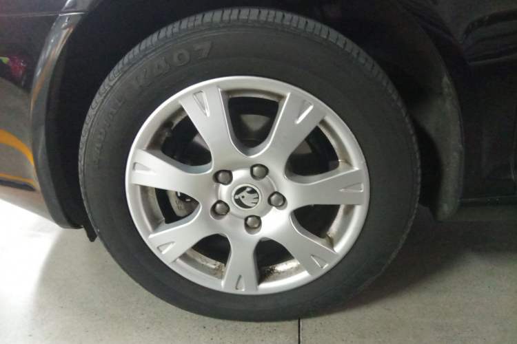 Used Skoda Octavia 2015 Classic Model 1.6L Automatic Yijie Version Left Front Wheel Hub