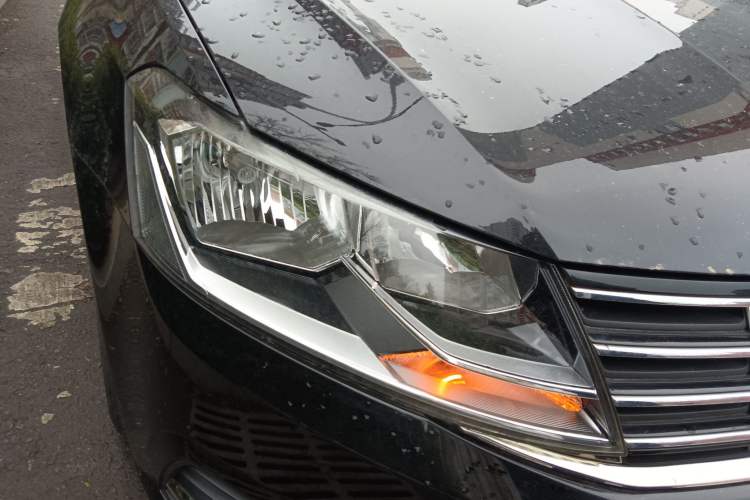 Used Volkswagen Lavida 2017 1.6L Automatic Fashion Edition
