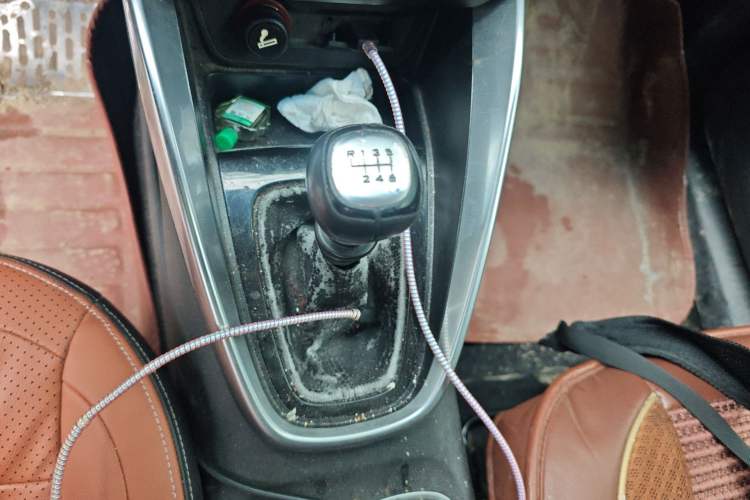 Used Baojun 510 2017 1.5L Manual Luxury Model Gear Lever