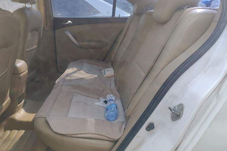 Used Cowin C3 2015 1.5L Manual Gold Diamond Edition
