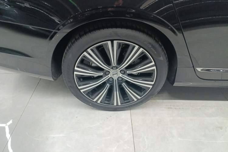 Used Volvo S90 2025 B5 Zhiya Luxury Edition
