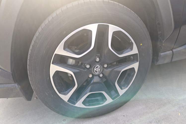 Used Toyota RAV4 2022 2.0L CVT Two-Wheel Drive Prestige Edition