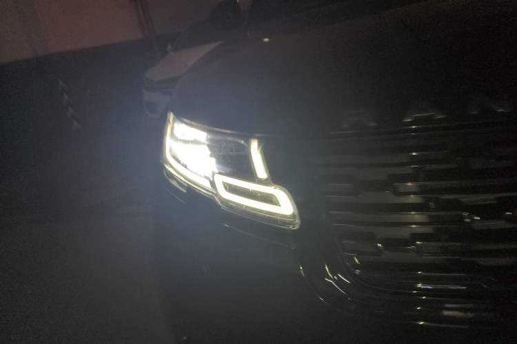 Used Land Rover Range Velar 2017 P380 R-DYNAMIC SE Right Front Headlight