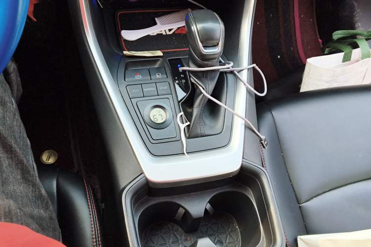 Used Toyota RAV4 2022 2.0L CVT Two-Wheel Drive Fashion Edition