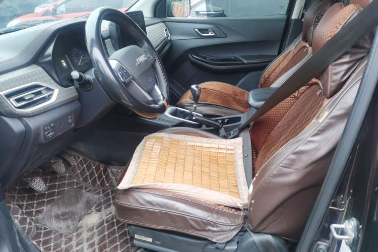 Used JMC Baodian 2022 2.5T Diesel Two-Wheel-Drive Comfort Edition Standard Wheelbase JX4D25A6L