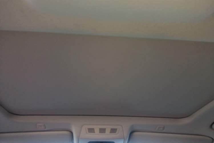 Used BMW 5 Series 2014 525Li Leading Model
